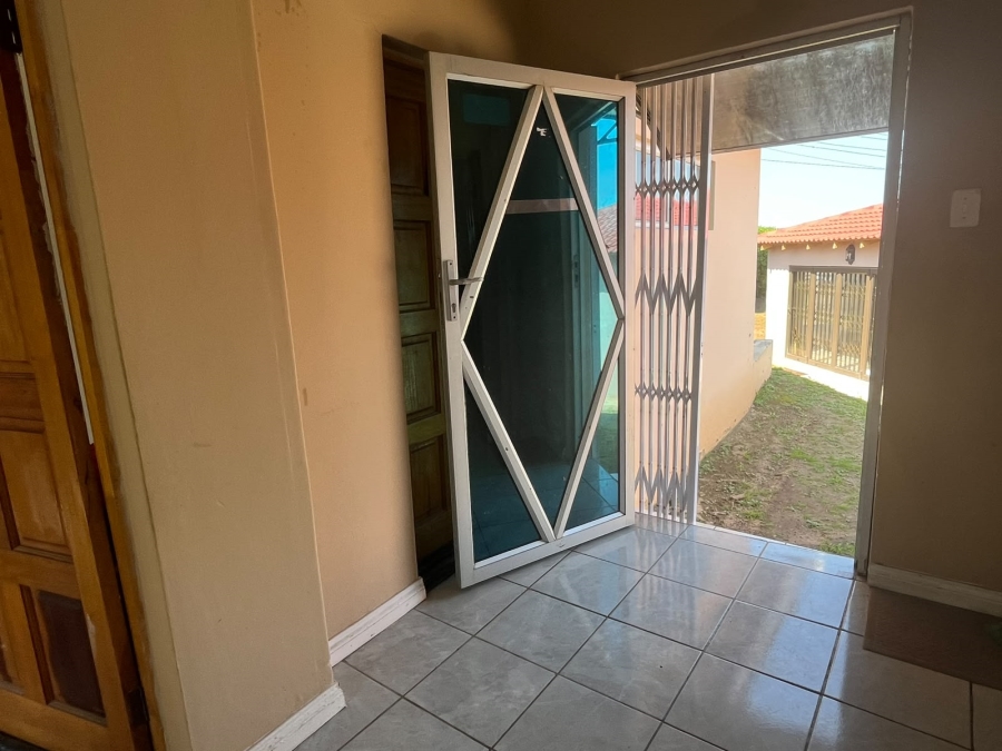 To Let 1 Bedroom Property for Rent in Northcrest Eastern Cape